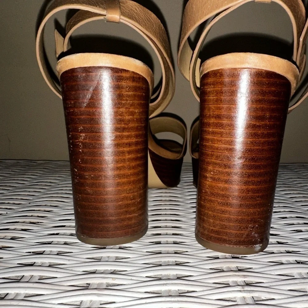 UEC MICHAEL Michael Kors Brown Platform Sandals with Chunky Heel